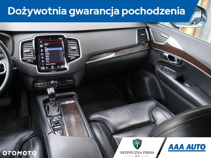 Volvo XC 90 - 9