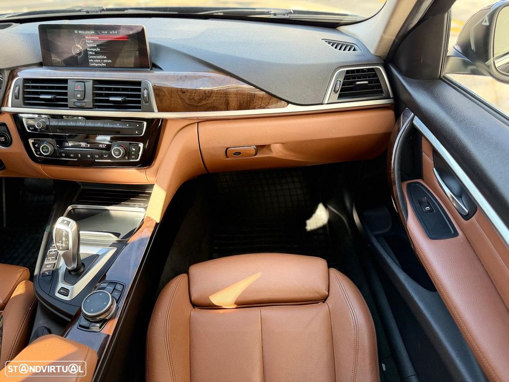 BMW 330 e iPerformance Line Luxury - 29