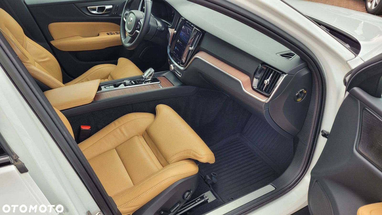Volvo V60 Cross Country - 21