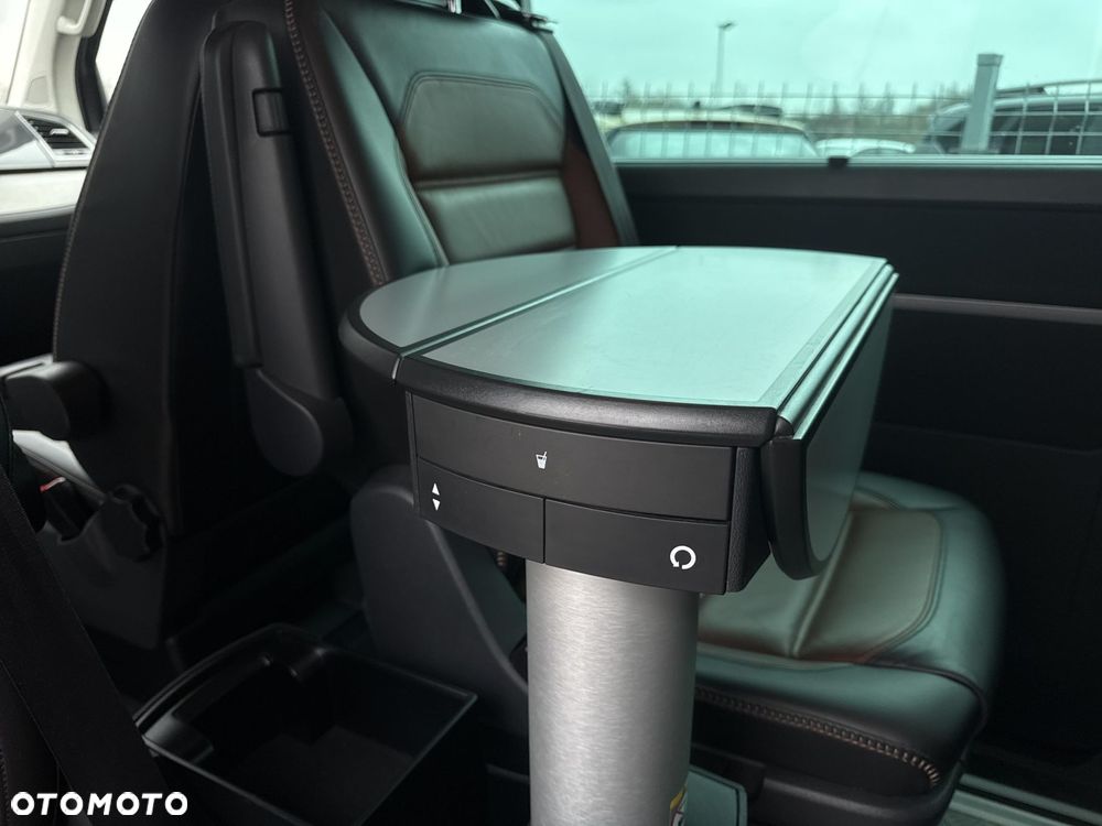 Volkswagen Multivan - 41