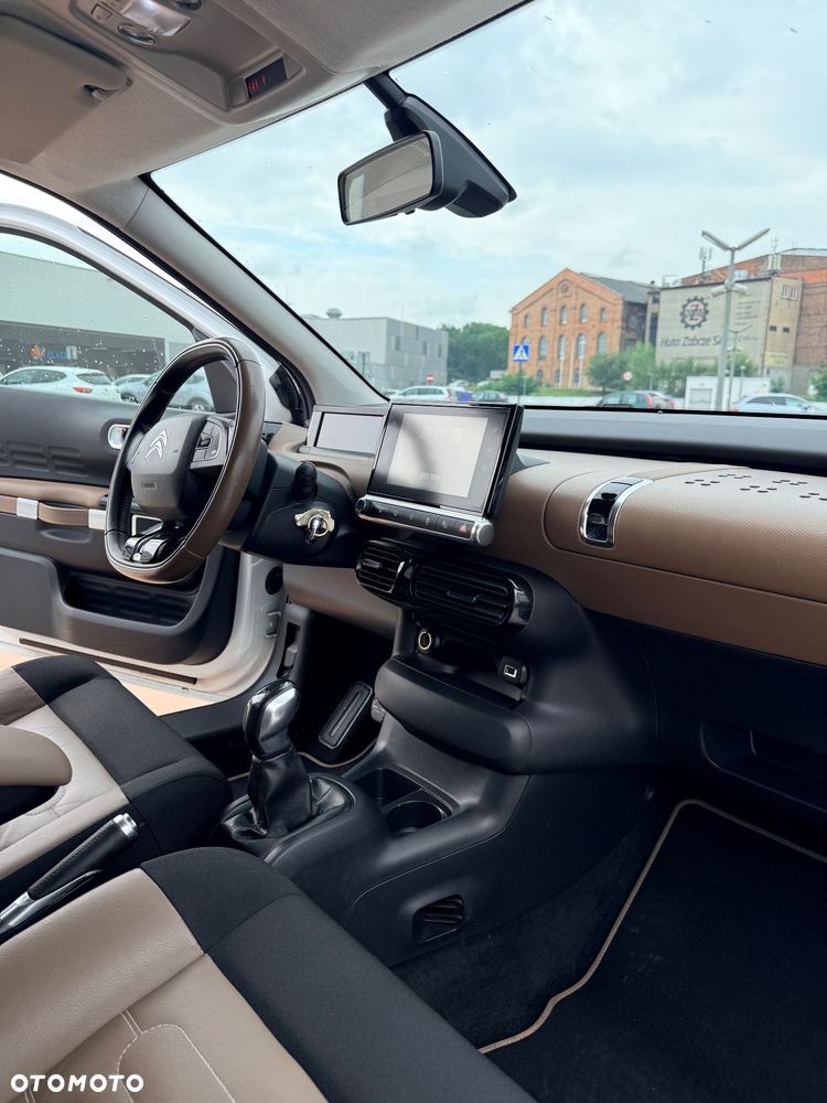 Citroën C4 Cactus 1.2 PureTech Shine Edition S&S - 19