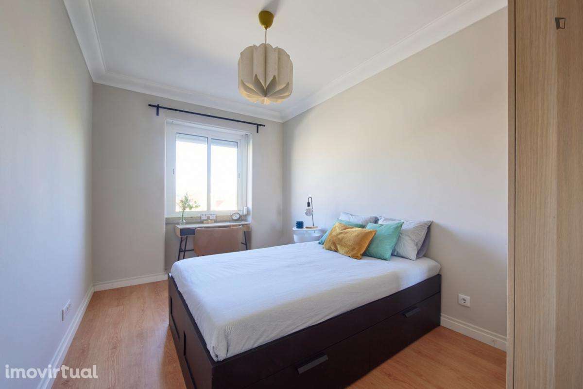 Quarto - localizado em Roma-Areeiro Lisbon - Grande imagem: 5/17