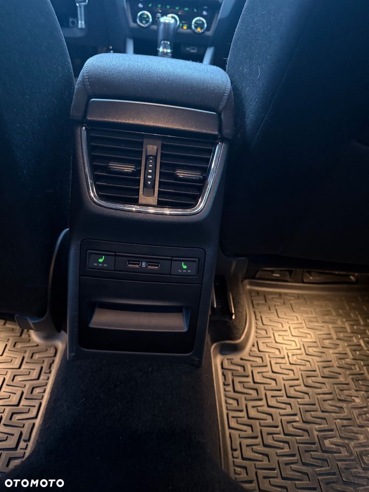 Skoda Octavia 2.0 TDI 4x4 DSG Scout - 37