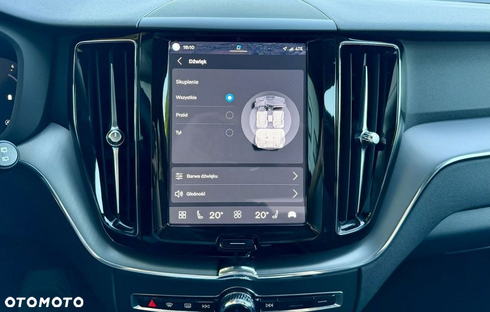 Volvo XC 60 B4 D Plus Dark - 24