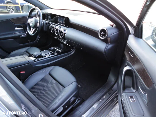 Mercedes-Benz A 180 d Aut. - 9