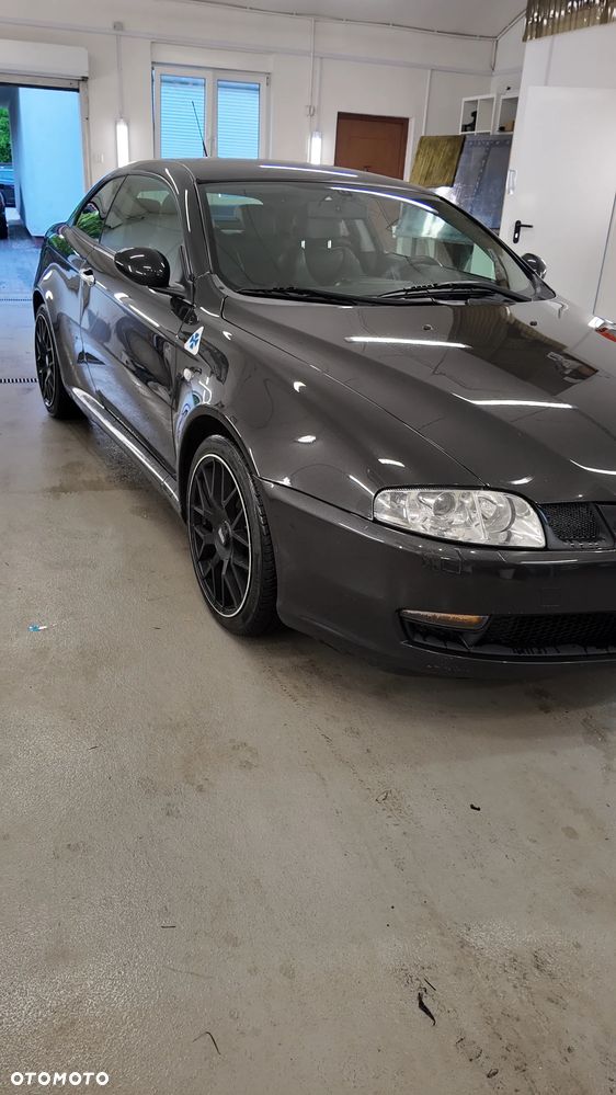Alfa Romeo GT 2.0JTS Distinctive - 3