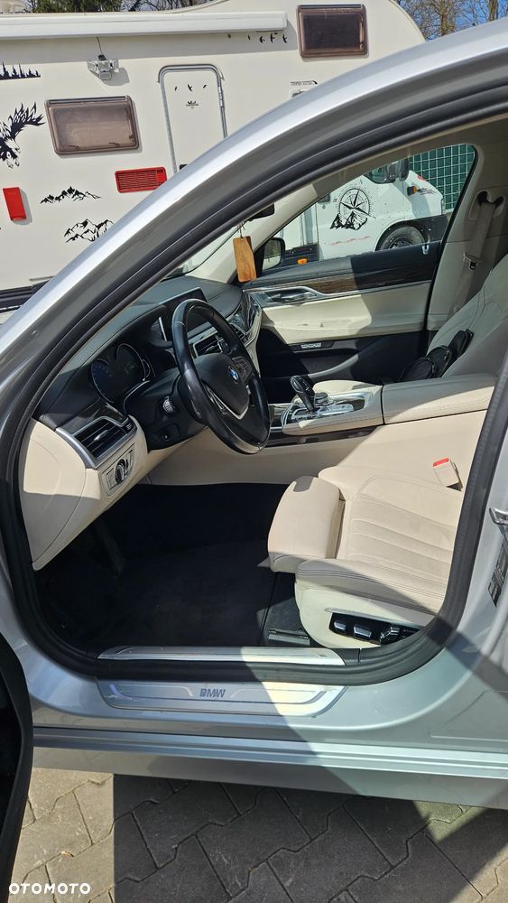 BMW Seria 7 730d - 14