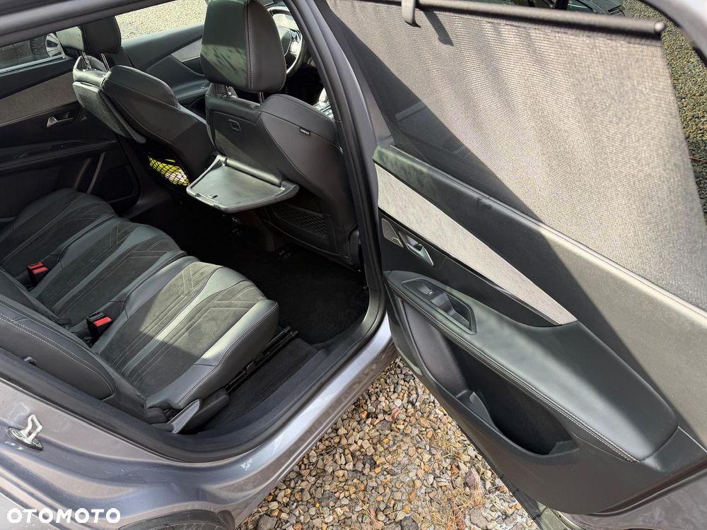 Peugeot 5008 PureTech 180 EAT8 Stop & Start GT - 33