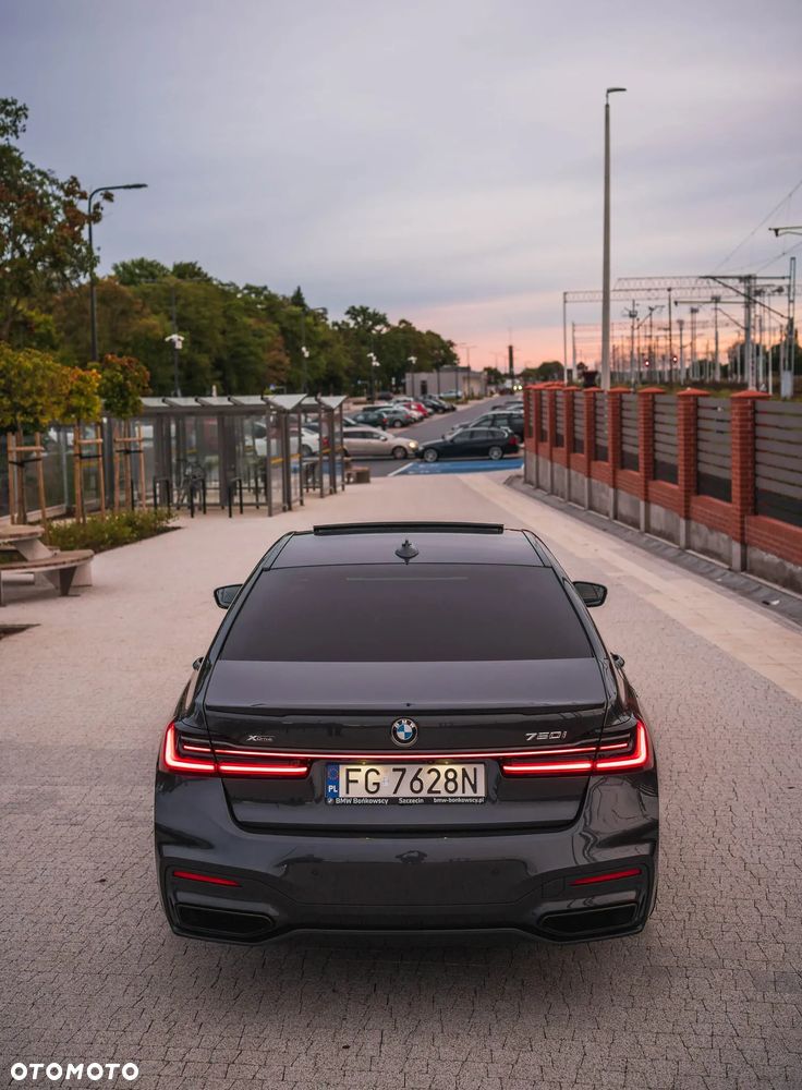 BMW Seria 7 750i xDrive - 4