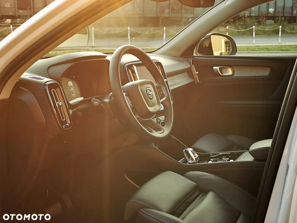 Volvo XC 40 B5 AWD Ultimate Dark - 12