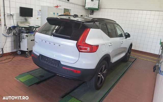 Volvo XC 40 - 3