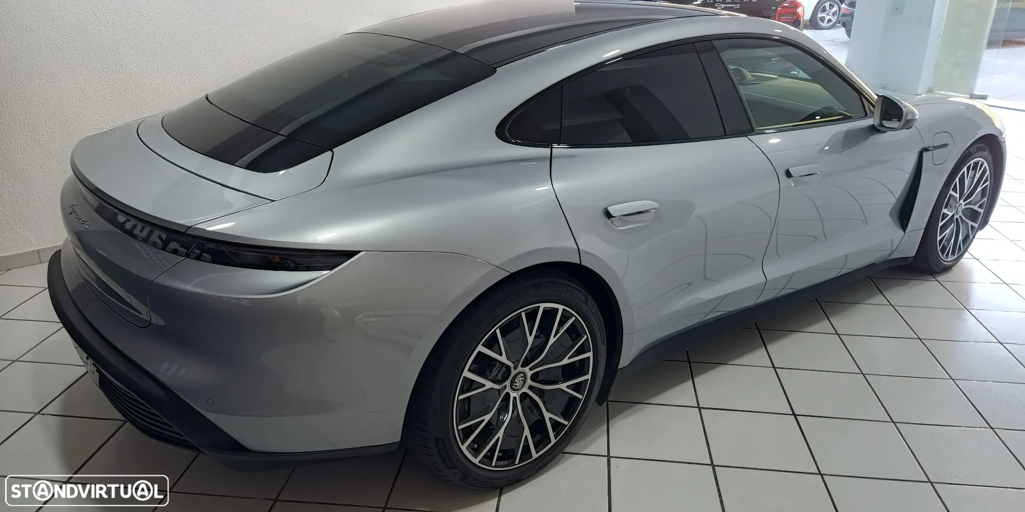 Porsche Taycan 4S - 11