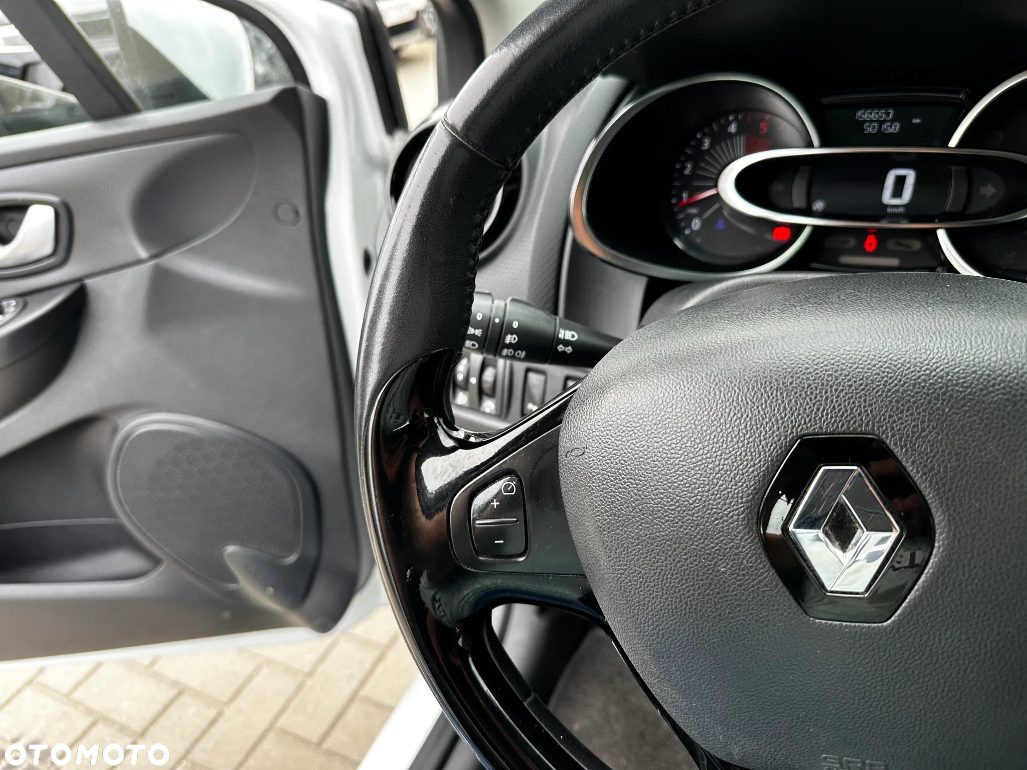 Renault Clio - 10