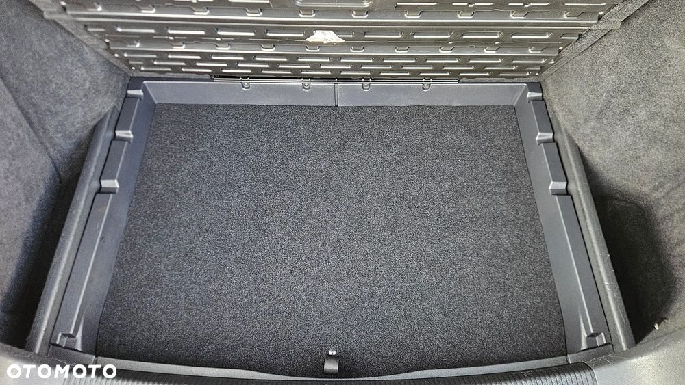 Volkswagen Golf 1.9 TDI DPF Trendline DSG - 21