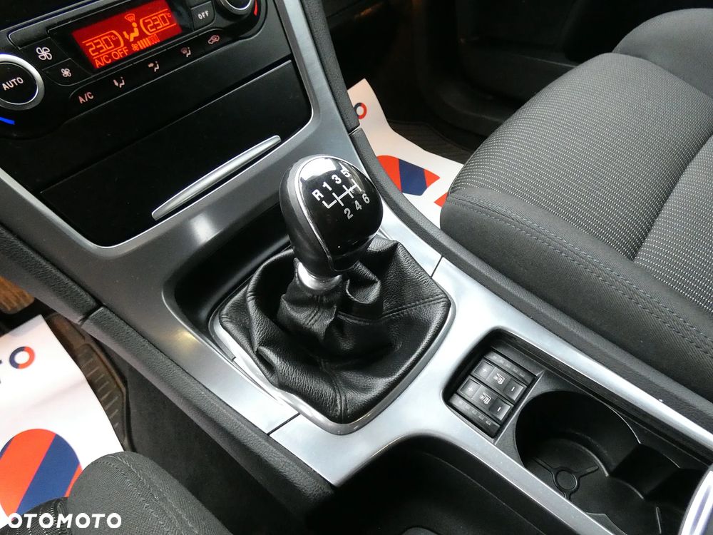 Ford Mondeo SW 1.6 T Platinium X Plus (Trend) - 32