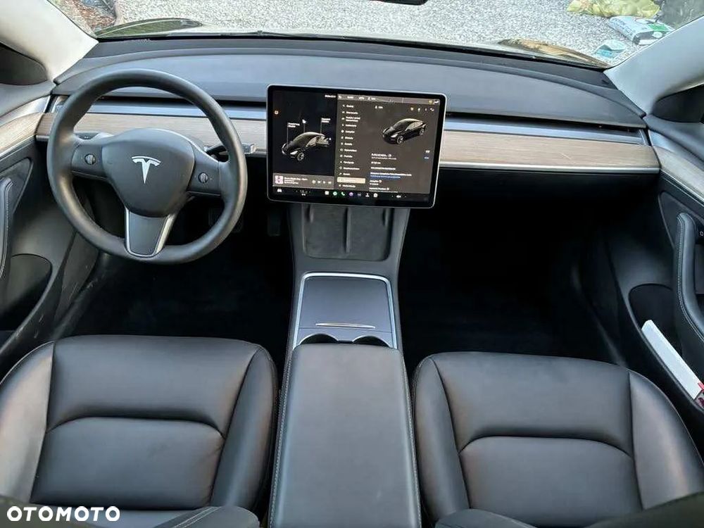 Tesla Model 3 Standard Range Plus - 5