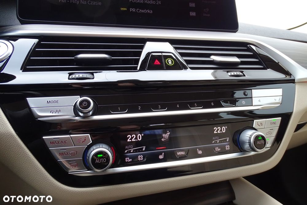 BMW Seria 5 530i Sport Line - 37