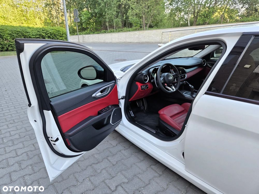 Alfa Romeo Giulia 2.0 Turbo 16V AT8 Veloce Ti - 21