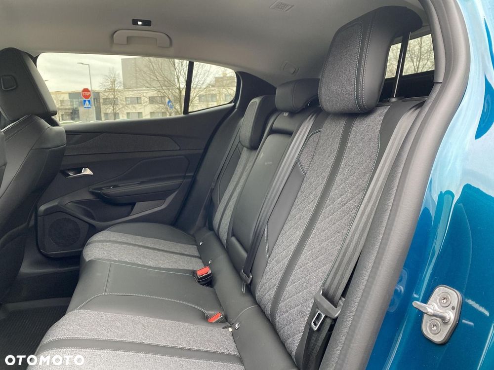 Peugeot 408 1.2 PureTech Allure S&S EAT8 - 11