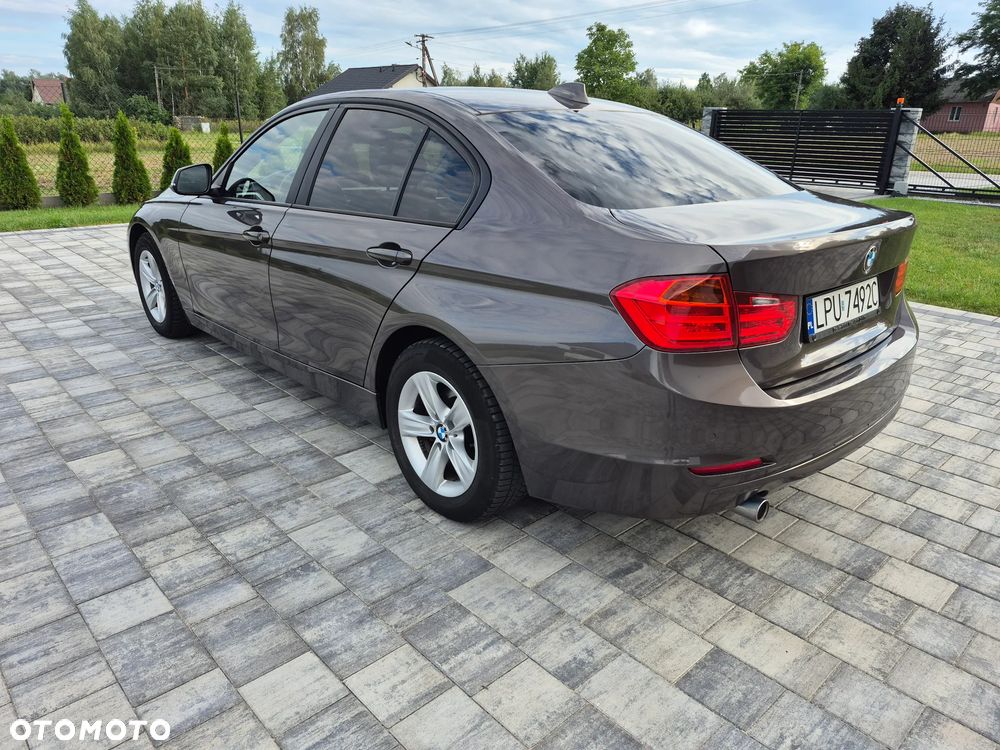 BMW Seria 3 316d - 8