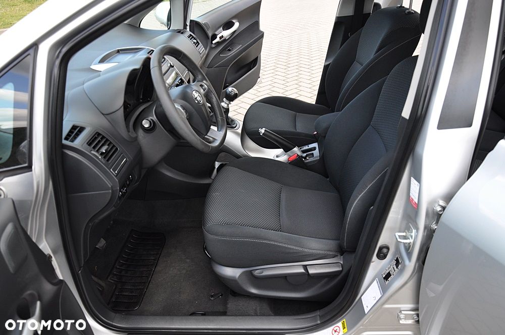 Toyota Auris 1.33 VVT-i Terra Start - 23