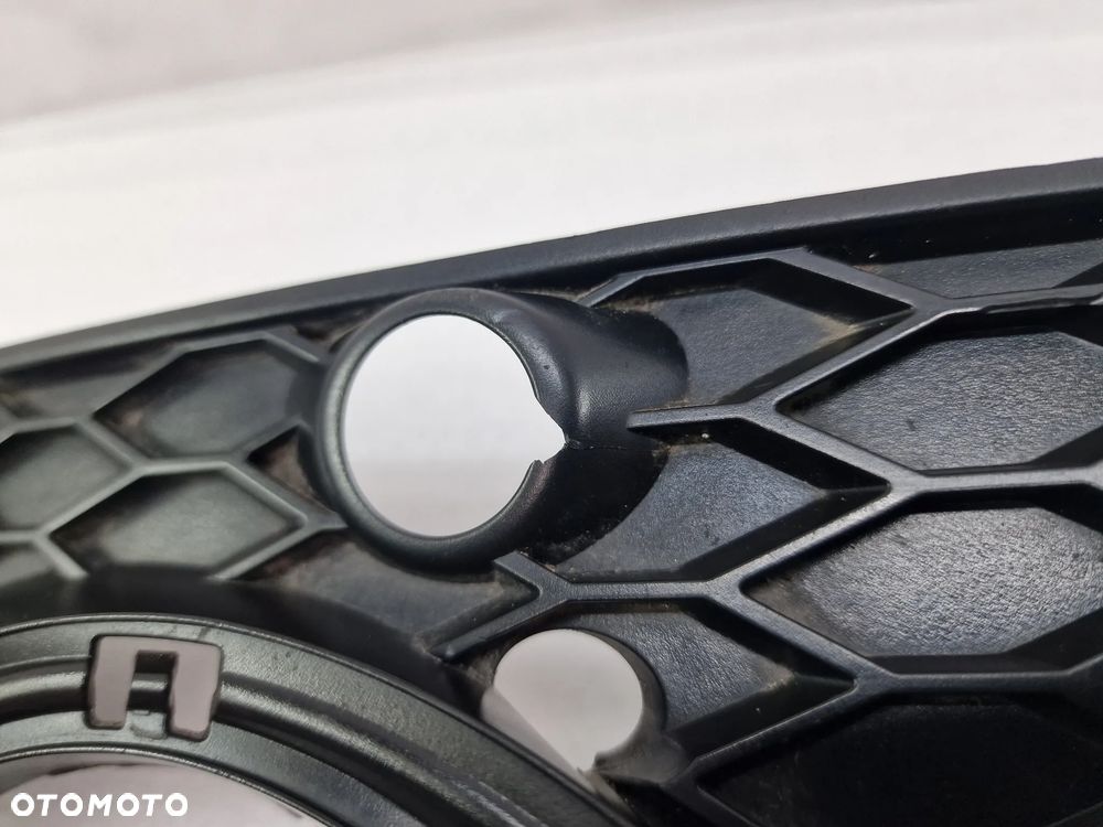 AUDI Q5 8R0 LIFT S-LINE 11- LEWA KRATKA BOCZNA ZDERZAKA PRZEDNIEGO PRZÓD , NR 8R0807681S , NR AUKCJI D/137 - 6