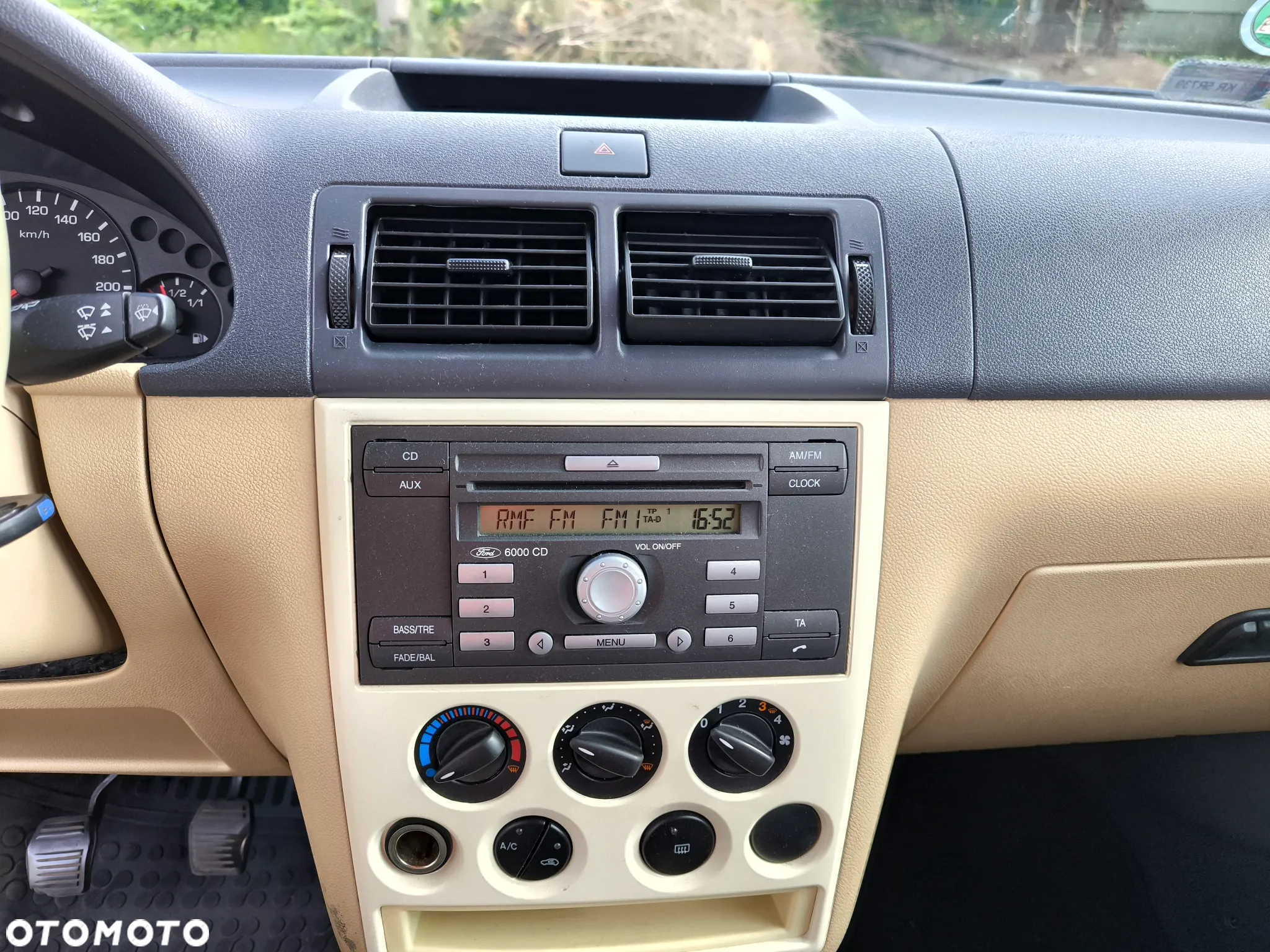 Ford Tourneo Connect - 18