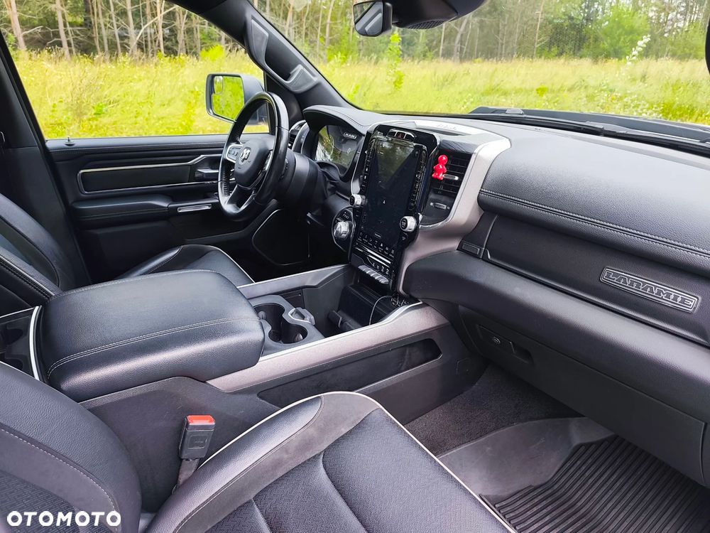 RAM 1500 5.7 Crew Cab Laramie - 23