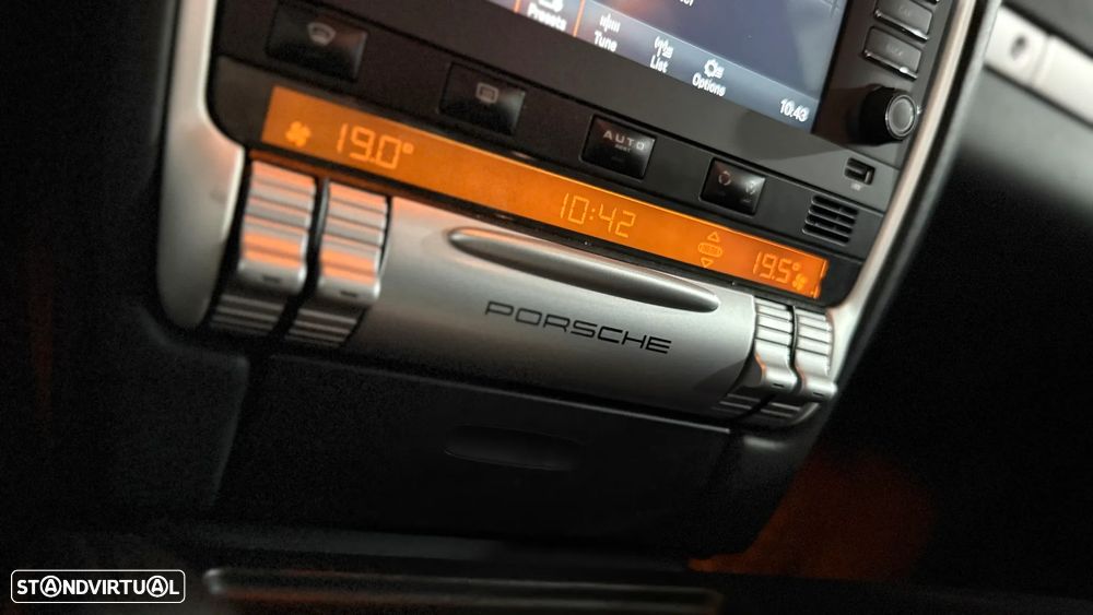 Porsche Cayenne Turbo - 25