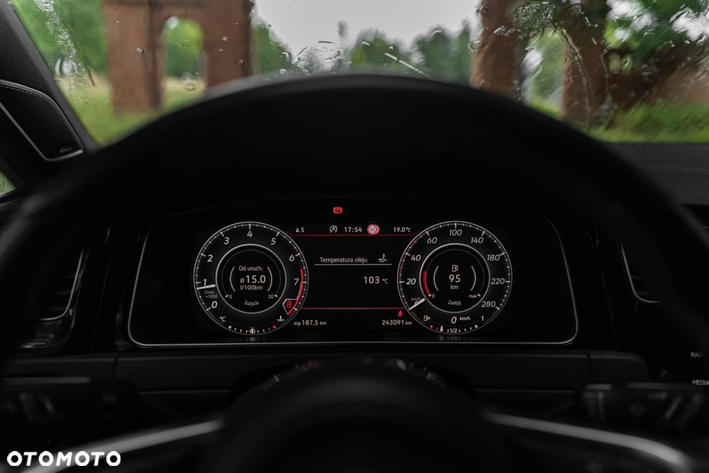 Volkswagen Golf - 14