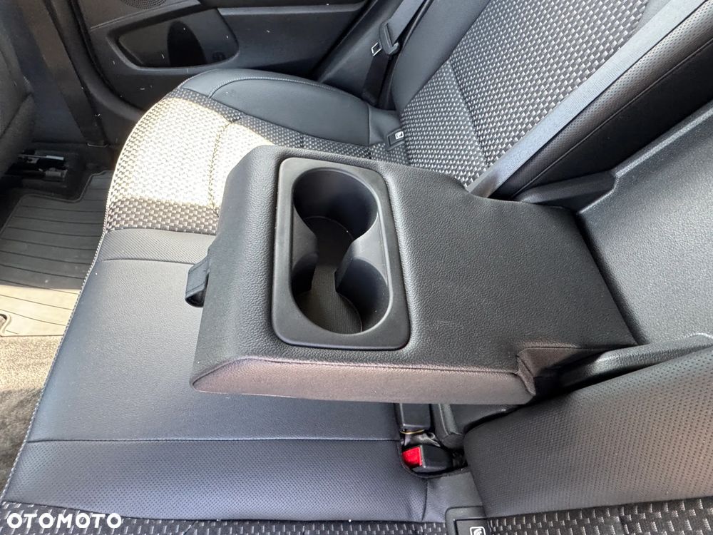 Kia XCeed 1.4 T-GDI L - 25