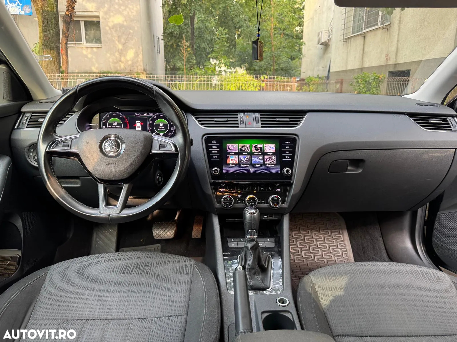 Skoda Octavia 2.0 TDI DSG 4X4 Style - 10