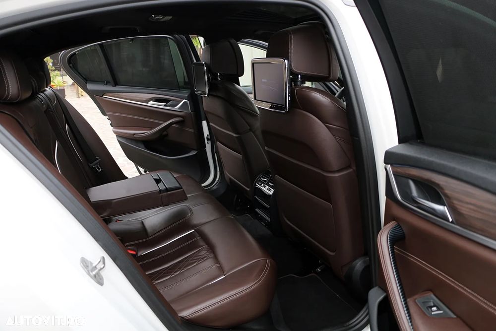 BMW Seria 5 520d AT - 11