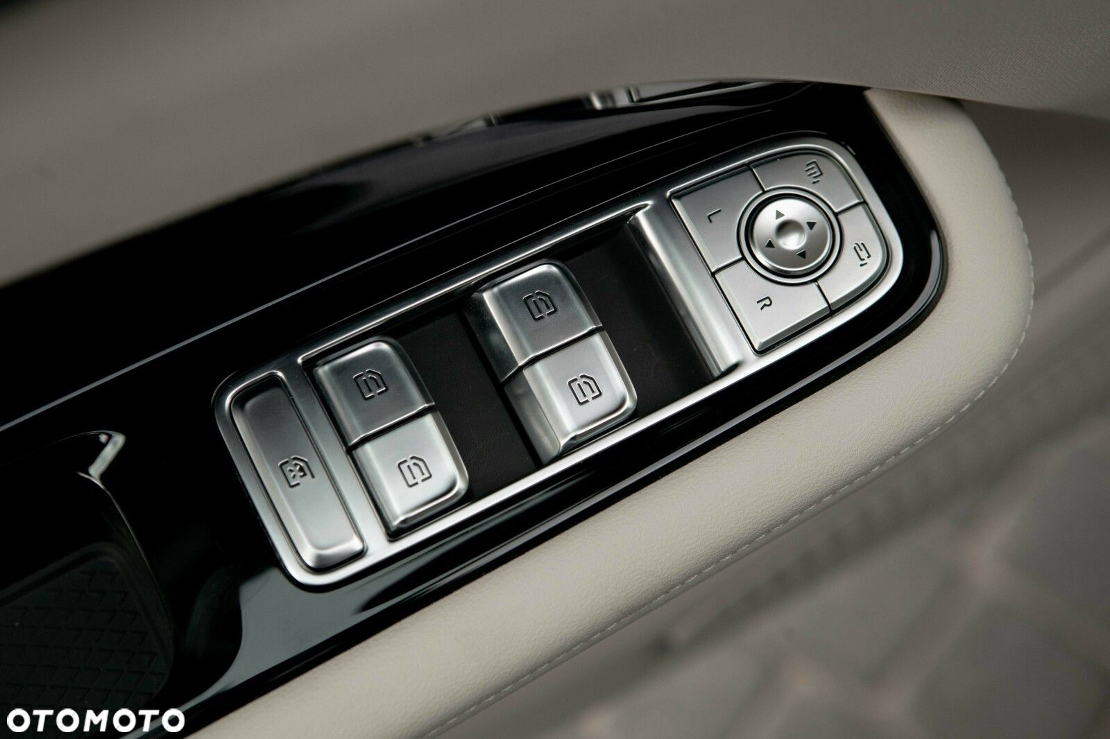 Hongqi HS3 - 14