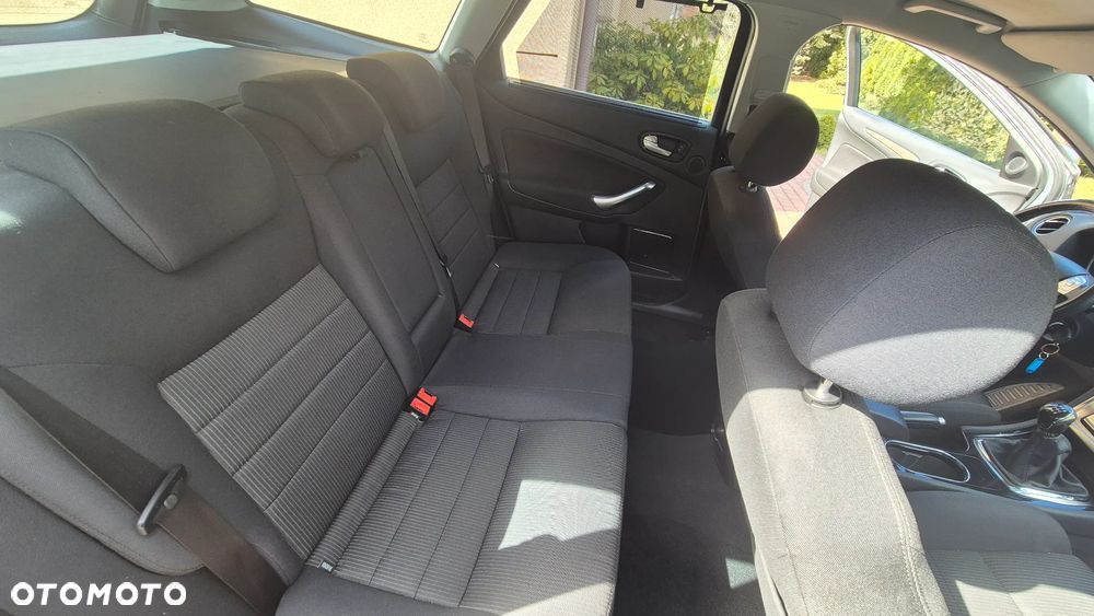 Ford Mondeo 2.0 FF Titanium - 35