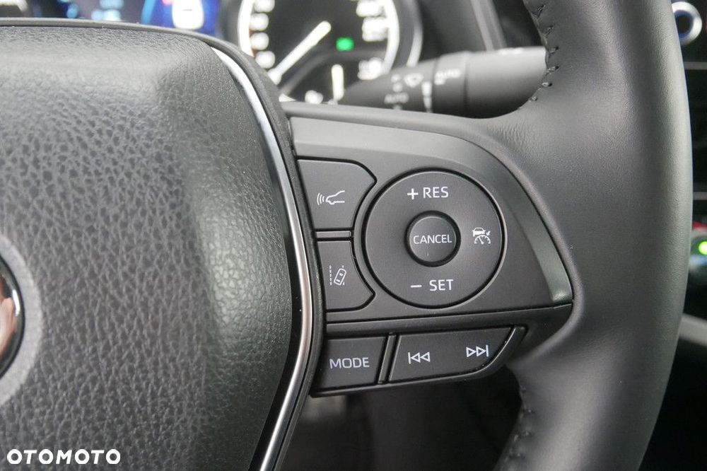 Toyota Camry 2.5 Hybrid Comfort CVT - 24