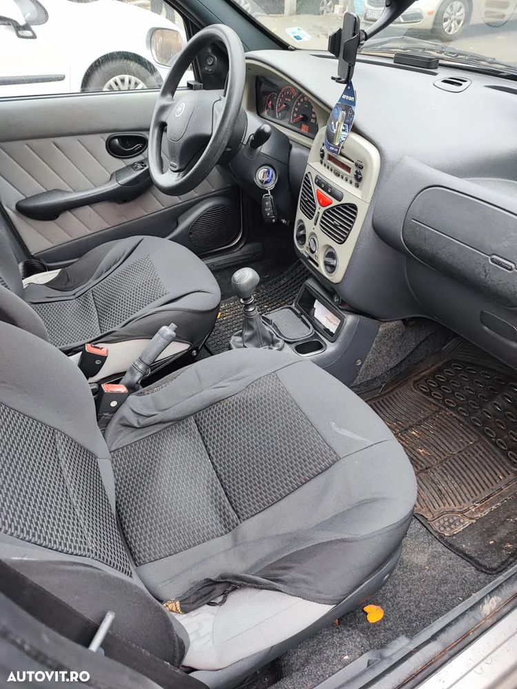Fiat Albea 1.2 Star - 8
