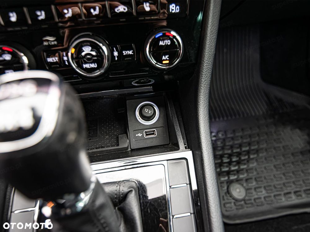 Skoda Superb 2.0 TSI 4x4 L&K DSG - 23