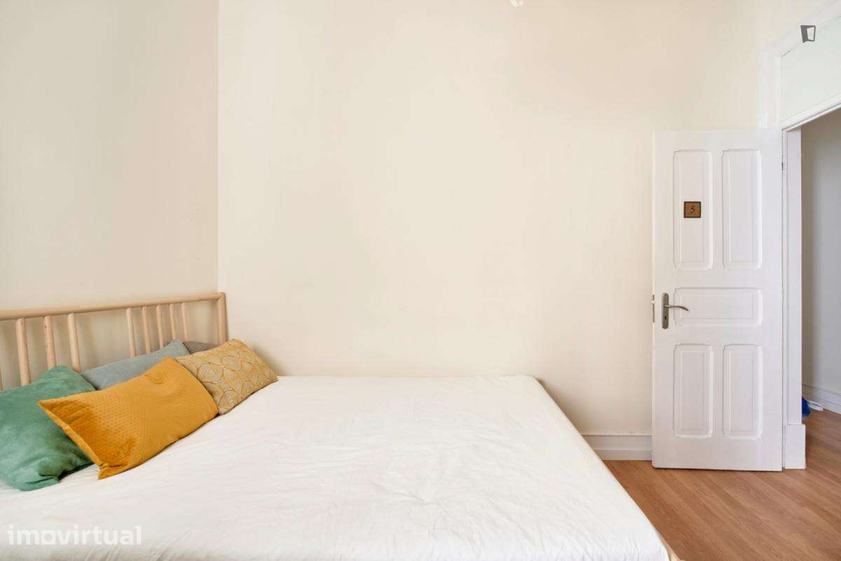 Quarto - localizado em Marquês de Pombal Lisbon - Grande imagem: 5/26