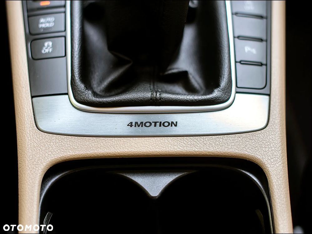 Volkswagen Passat CC - 28