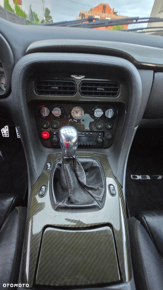 Aston Martin DB7 - 28