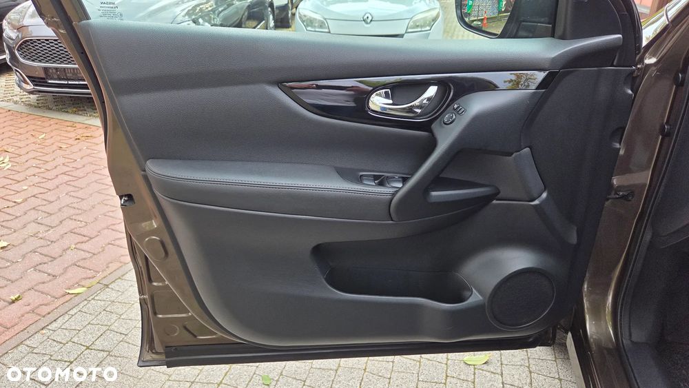 Nissan Qashqai 1.6 DIG-T N-Connecta - 31