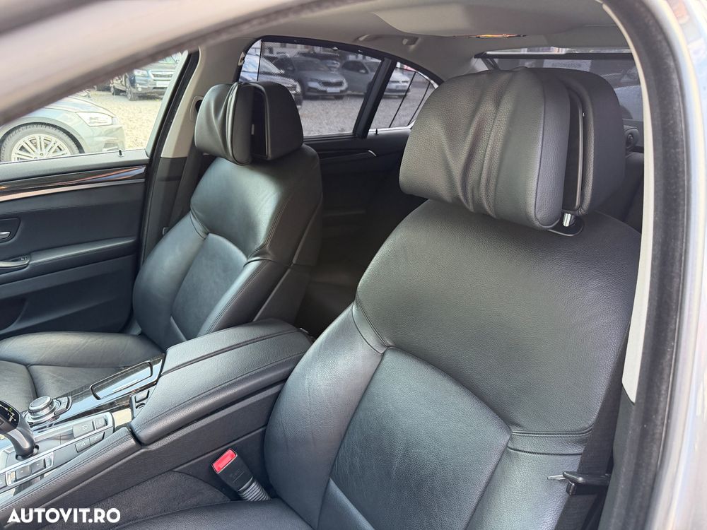 BMW Seria 5 525d xDrive - 33