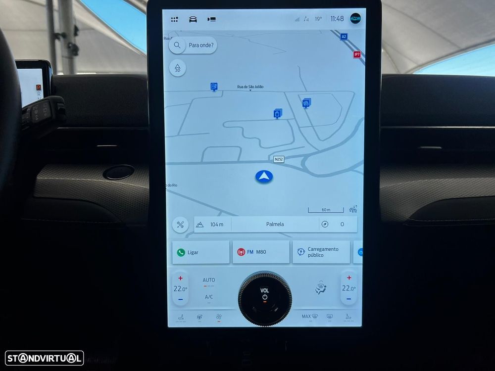 Ford Mustang Mach-E 75.7 kWh Premium AWD - 31