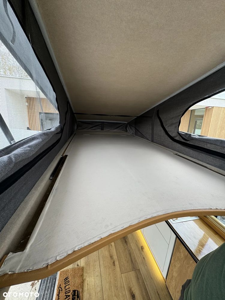 Volkswagen T5 Campervan - 20