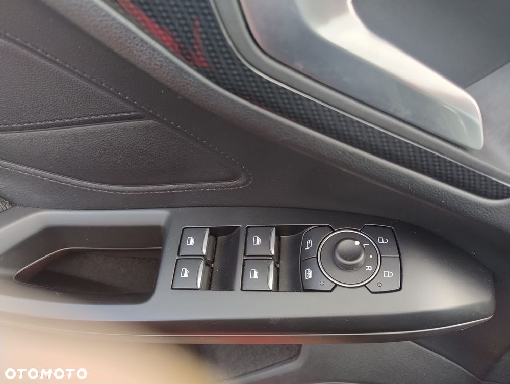 Ford Focus 1.5 EcoBoost ST-Line X - 20