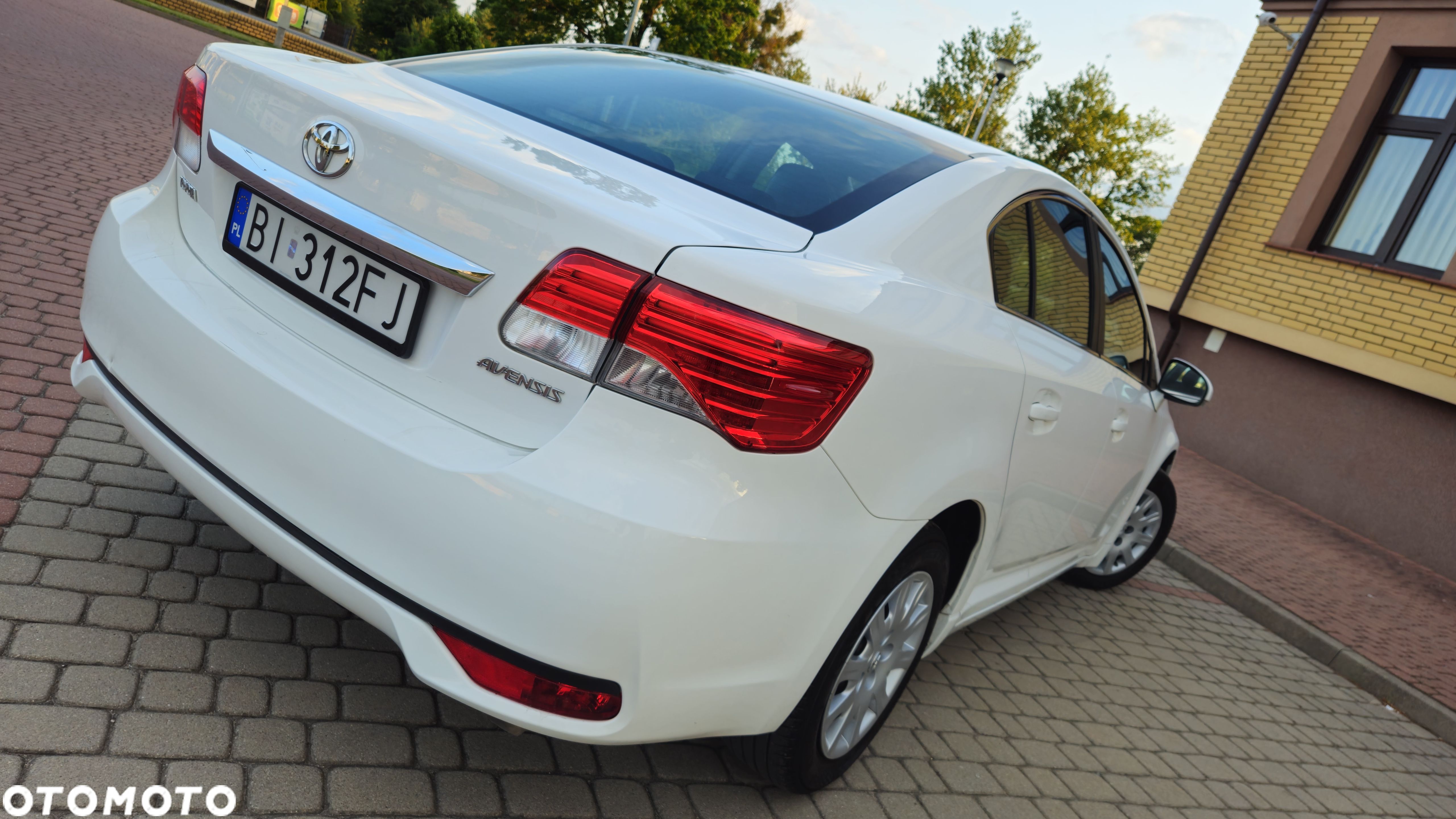 Toyota Avensis 2.0 D-4D Active - 1