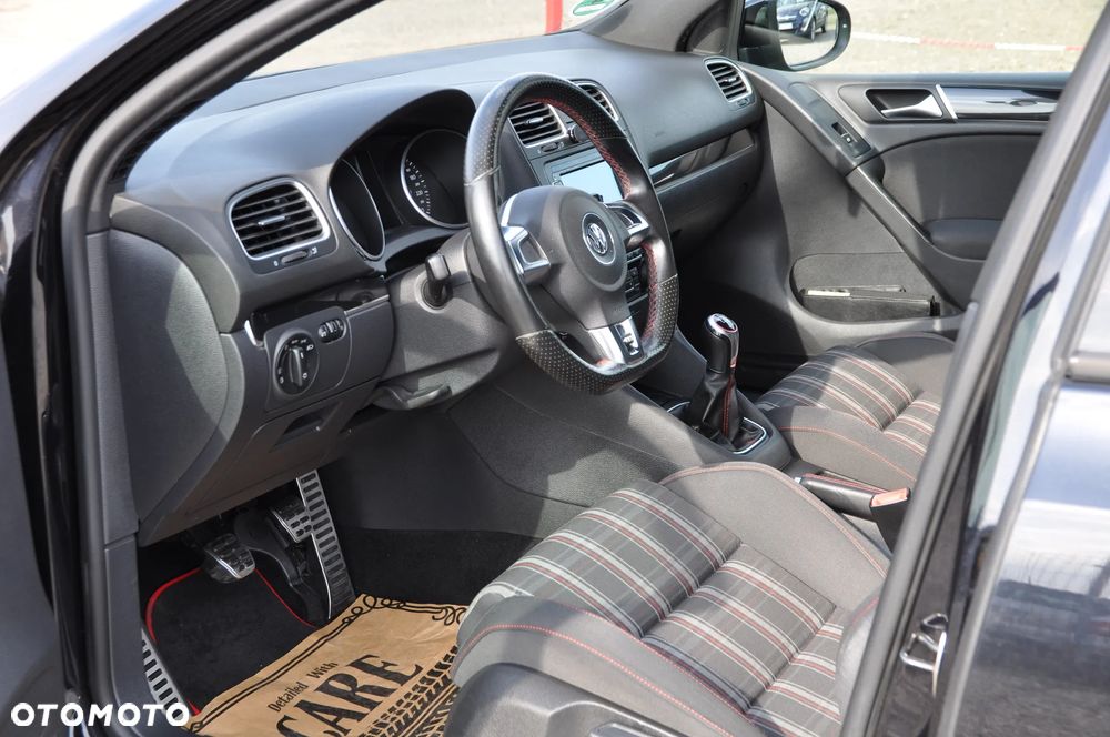 Volkswagen Golf 2.0 GTI - 7