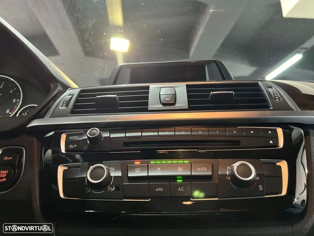 BMW 320 d Line Luxury Purity - 15