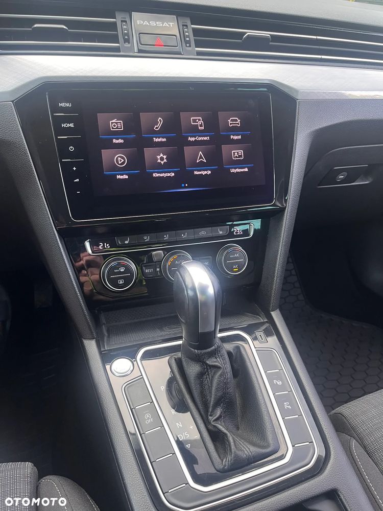 Volkswagen Passat 2.0 TSI Business DSG - 11